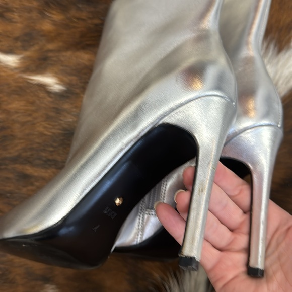 Revolve Raye Nala Boot in silver - Picture 13 of 14